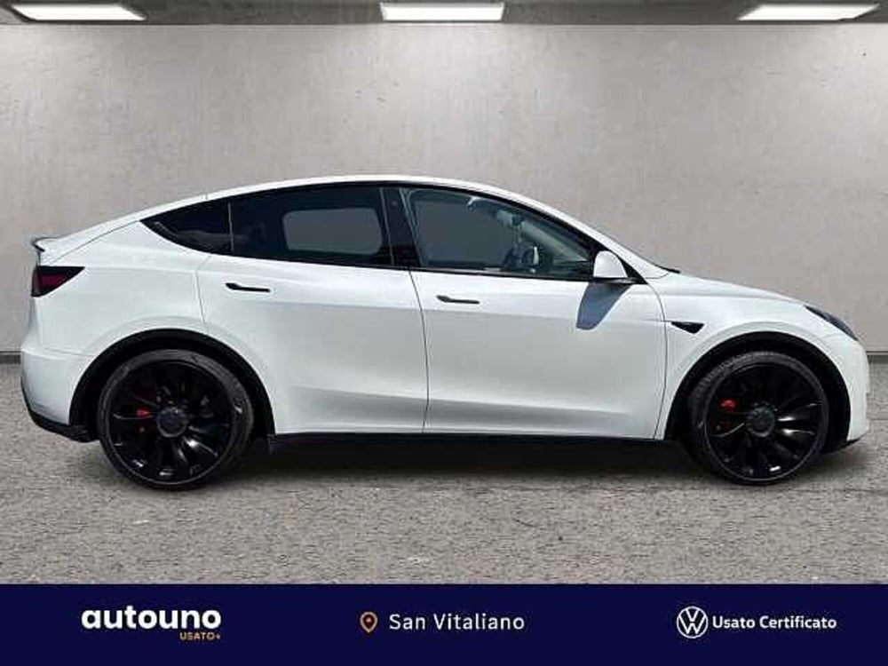 Tesla Model Y usata a Napoli (6)