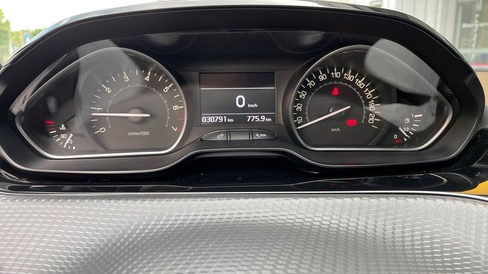 Peugeot 208 usata a Varese (10)