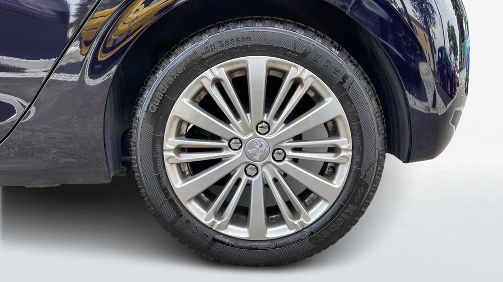 Peugeot 208 usata a Varese (15)