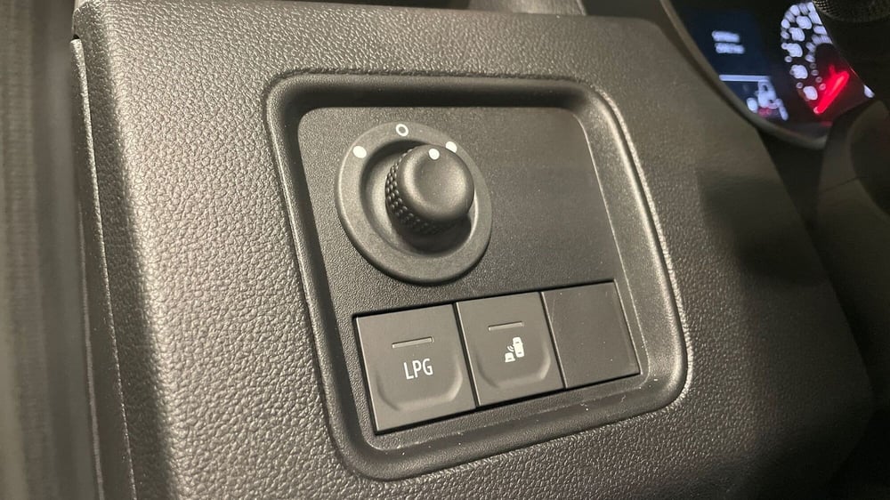 Dacia Duster usata a Varese (14)