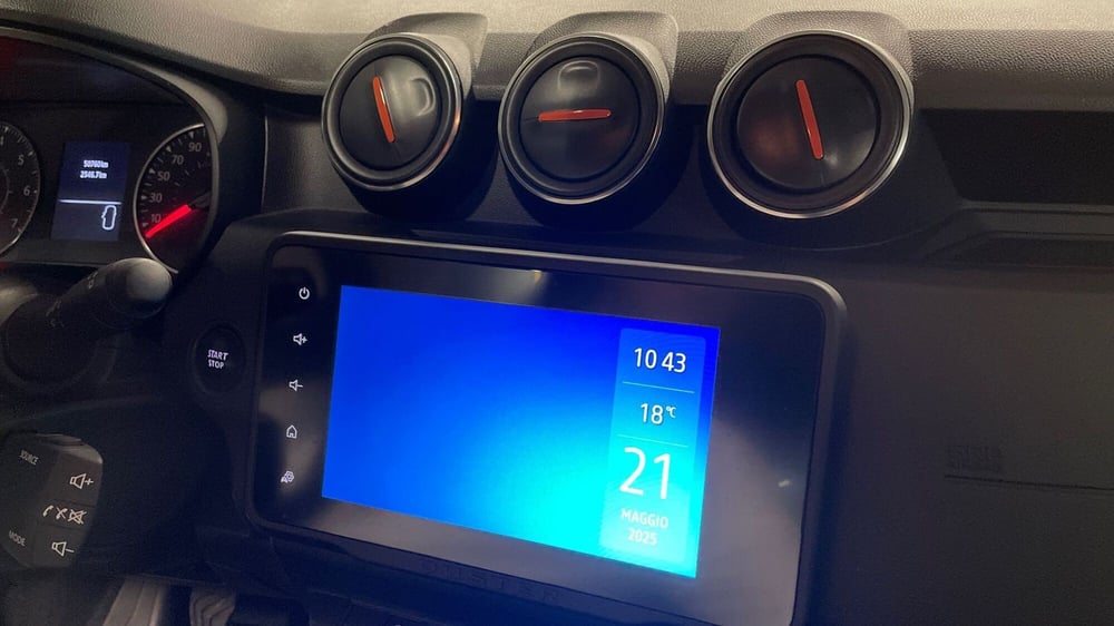 Dacia Duster usata a Varese (6)