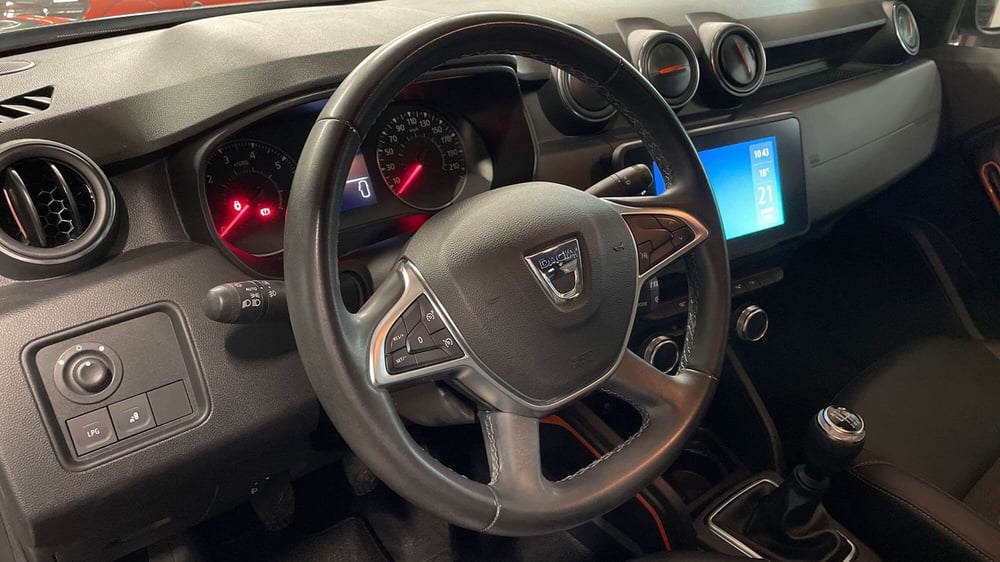 Dacia Duster usata a Varese (7)