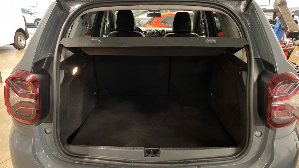 Dacia Duster usata a Varese (9)