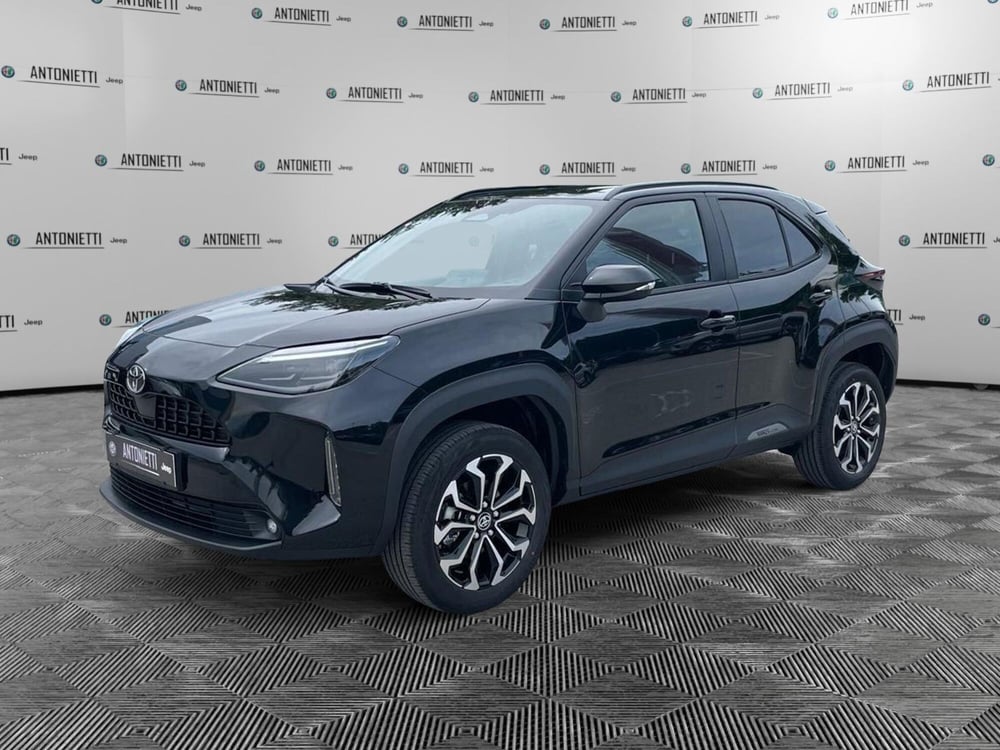 Toyota Yaris Cross nuova a Ancona