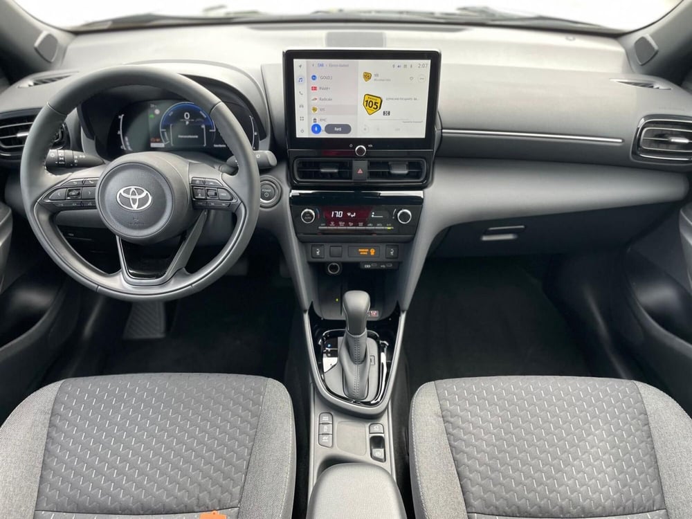 Toyota Yaris Cross nuova a Ancona (11)