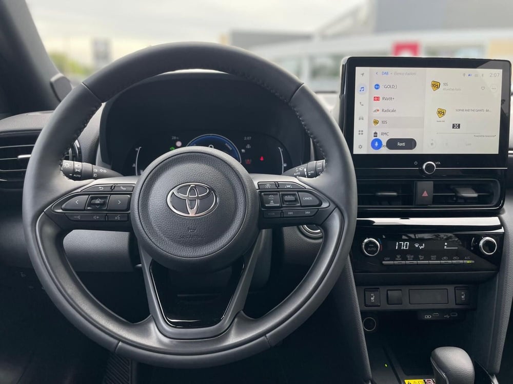Toyota Yaris Cross nuova a Ancona (13)