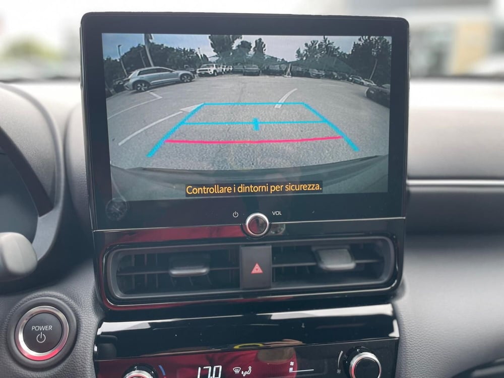 Toyota Yaris Cross nuova a Ancona (16)