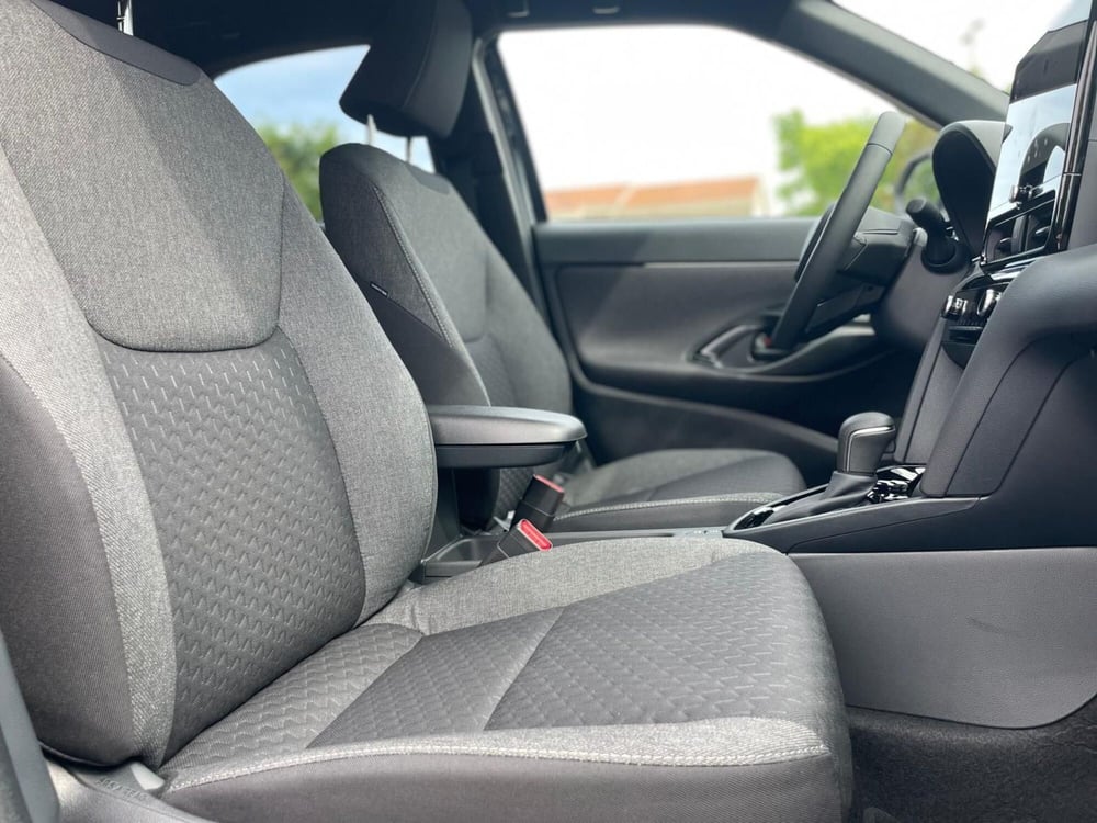 Toyota Yaris Cross nuova a Ancona (18)
