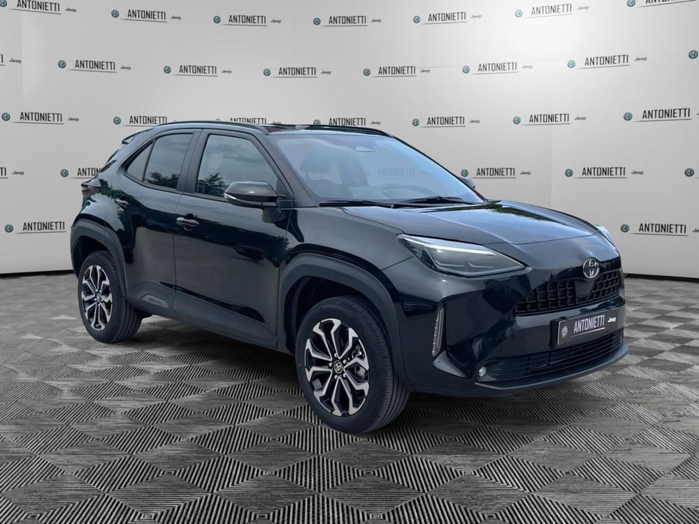 Toyota Yaris Cross nuova a Ancona (3)