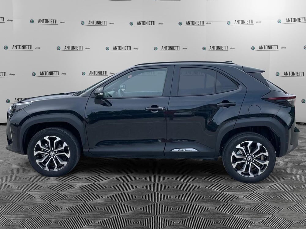 Toyota Yaris Cross nuova a Ancona (8)