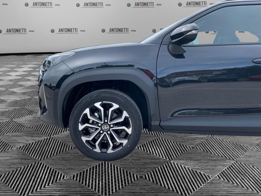 Toyota Yaris Cross nuova a Ancona (9)