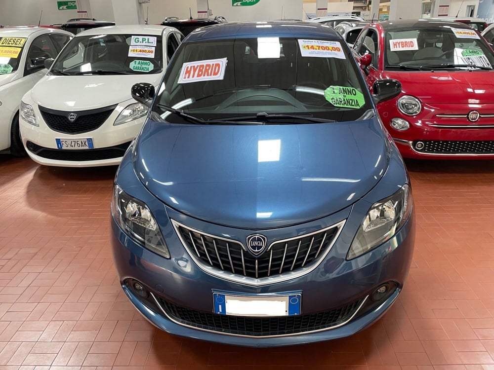 Lancia Ypsilon usata a Lucca (2)
