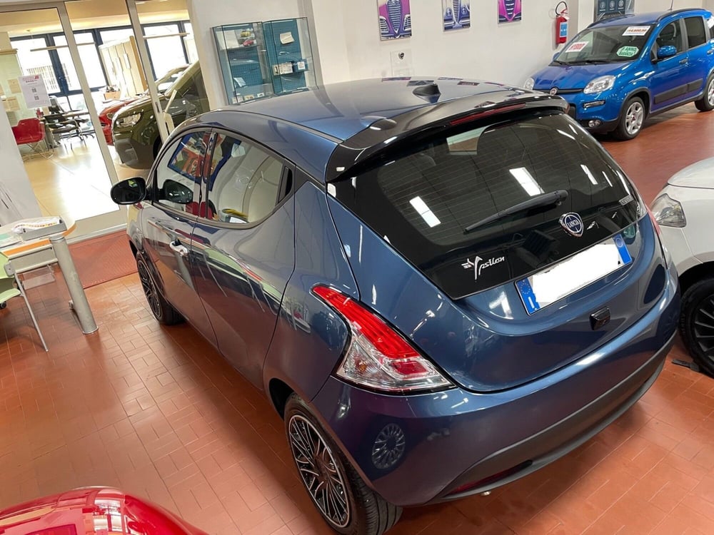 Lancia Ypsilon usata a Lucca (6)