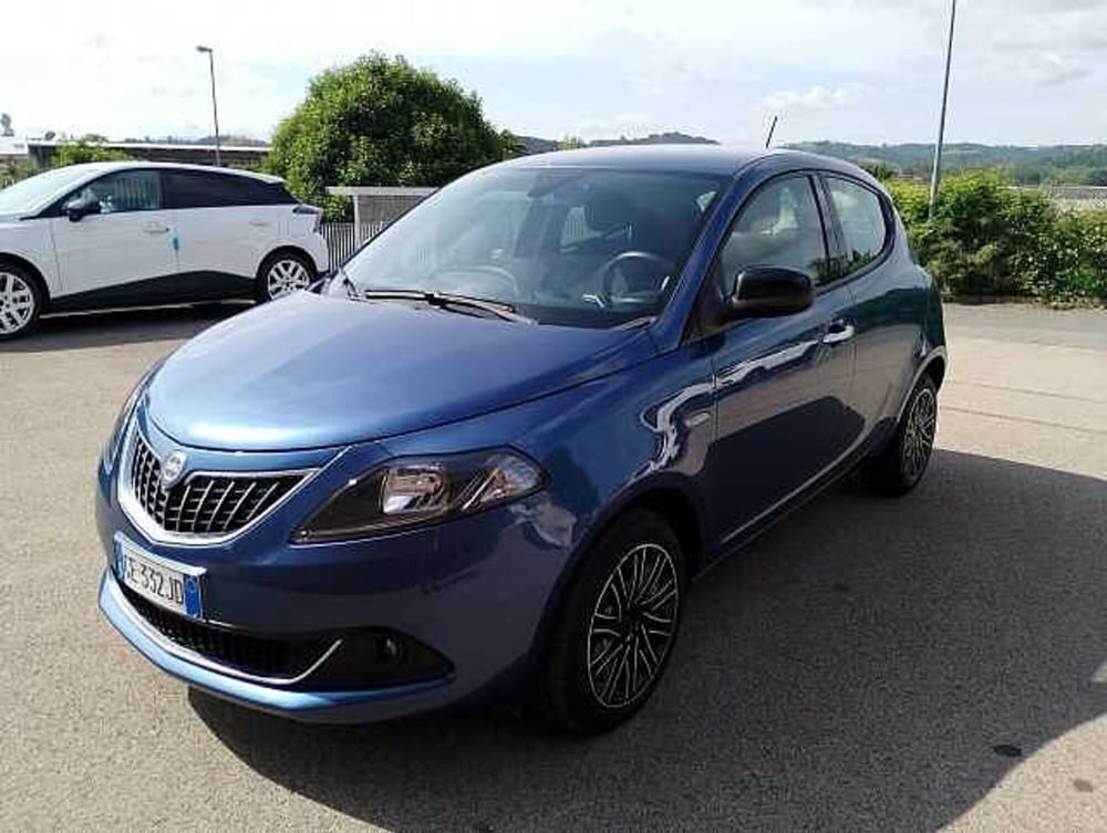 Lancia Ypsilon usata a Firenze