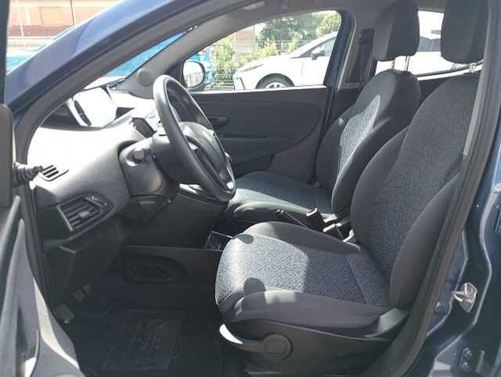 Lancia Ypsilon usata a Firenze (11)