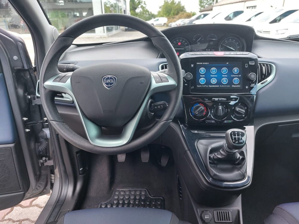 Lancia Ypsilon usata a Pavia (8)