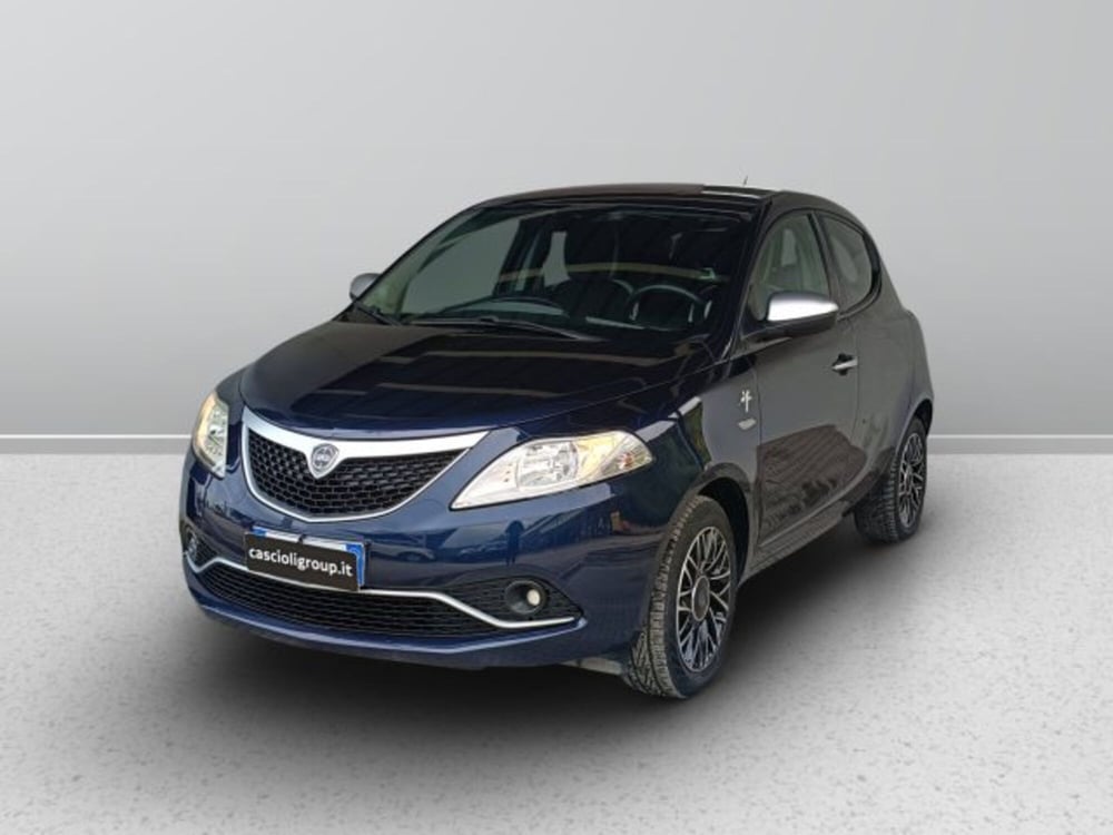 Lancia Ypsilon usata a Ascoli Piceno