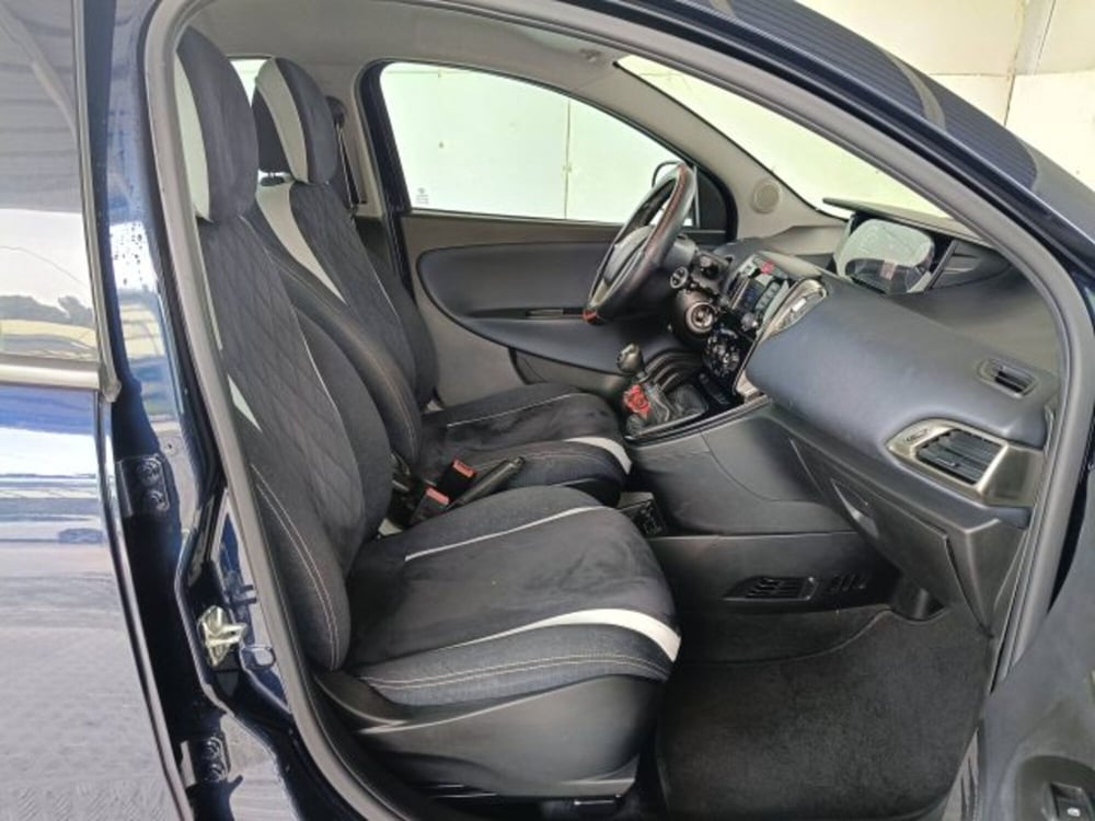 Lancia Ypsilon usata a Ascoli Piceno (12)