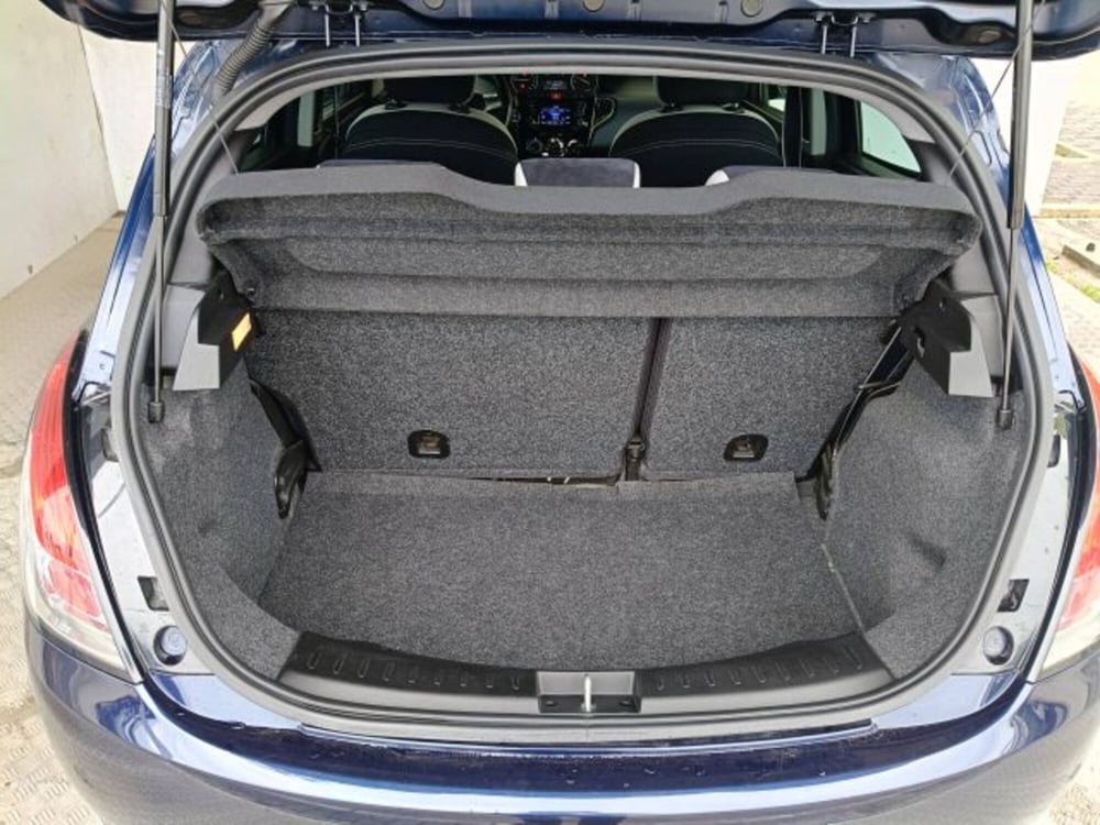Lancia Ypsilon usata a Ascoli Piceno (15)