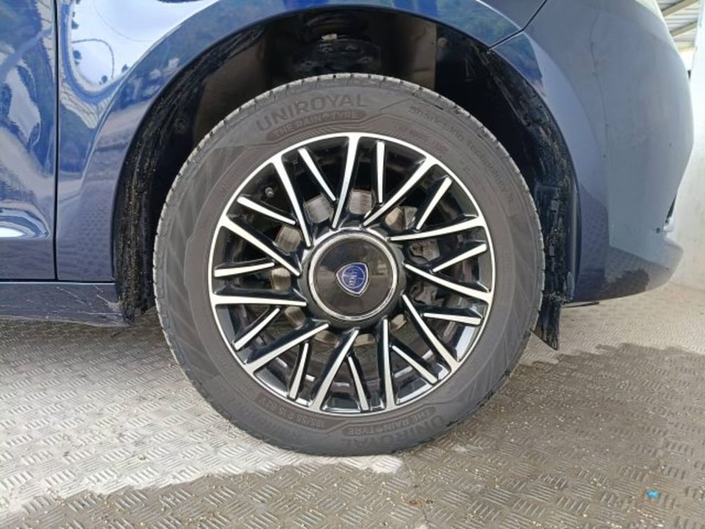 Lancia Ypsilon usata a Ascoli Piceno (7)