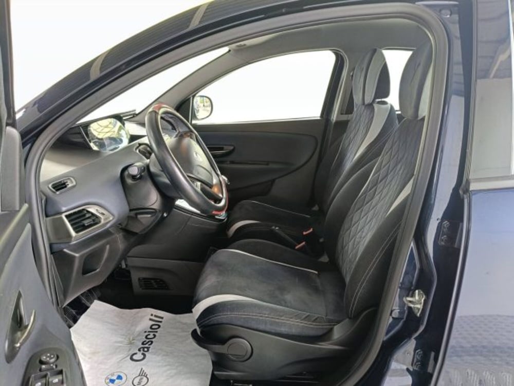 Lancia Ypsilon usata a Ascoli Piceno (9)