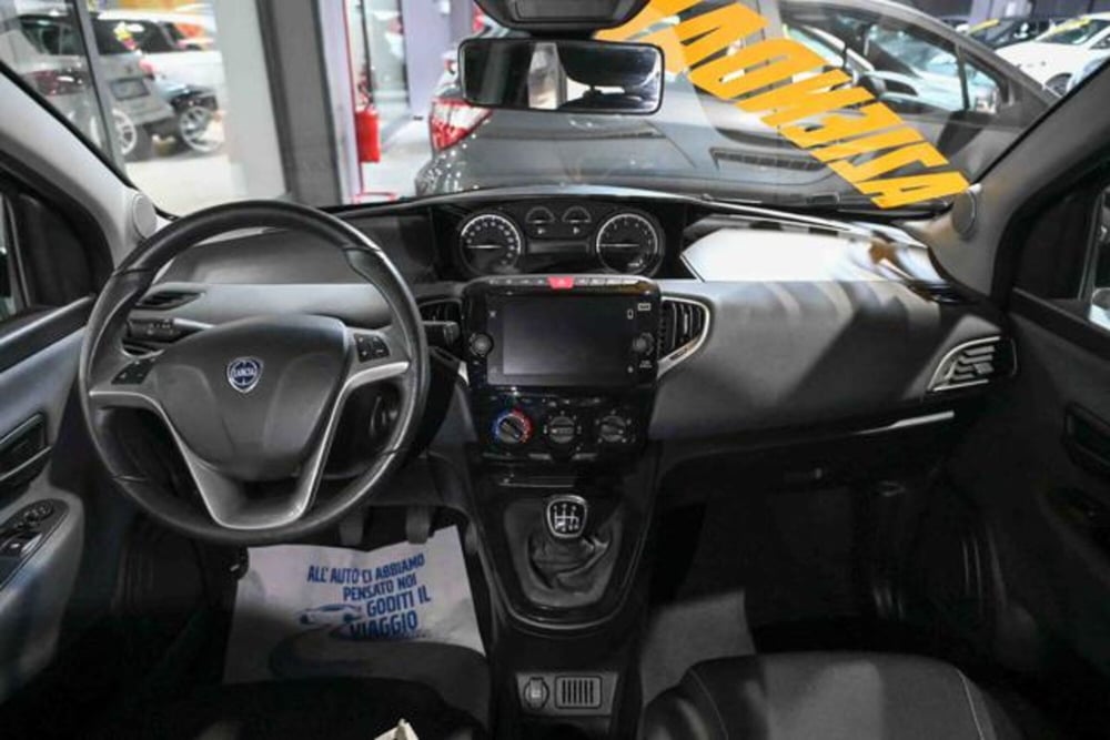 Lancia Ypsilon usata a Torino (10)
