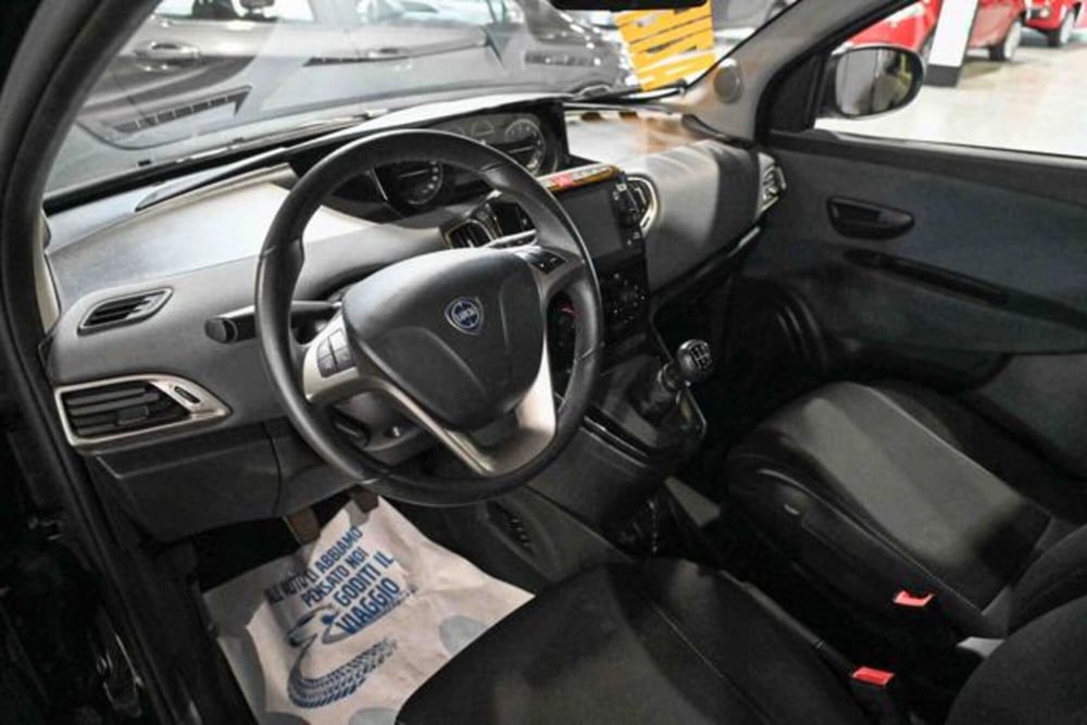 Lancia Ypsilon usata a Torino (11)