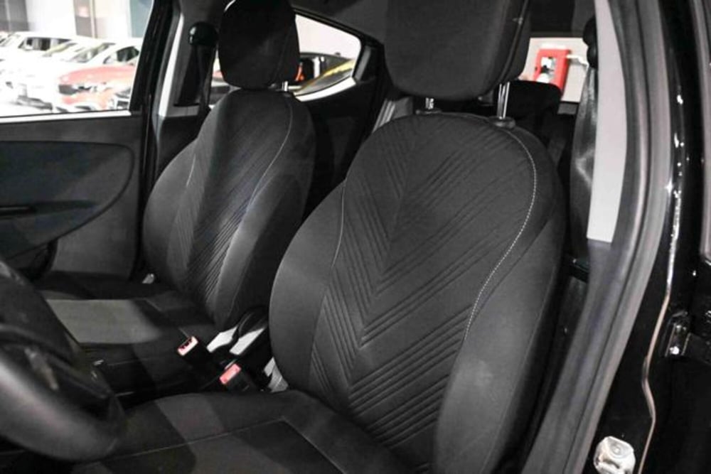 Lancia Ypsilon usata a Torino (13)
