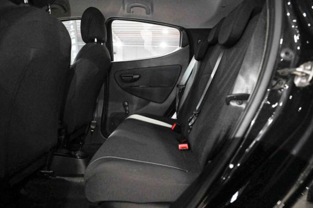 Lancia Ypsilon usata a Torino (14)