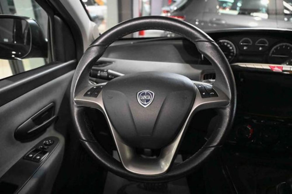 Lancia Ypsilon usata a Torino (15)