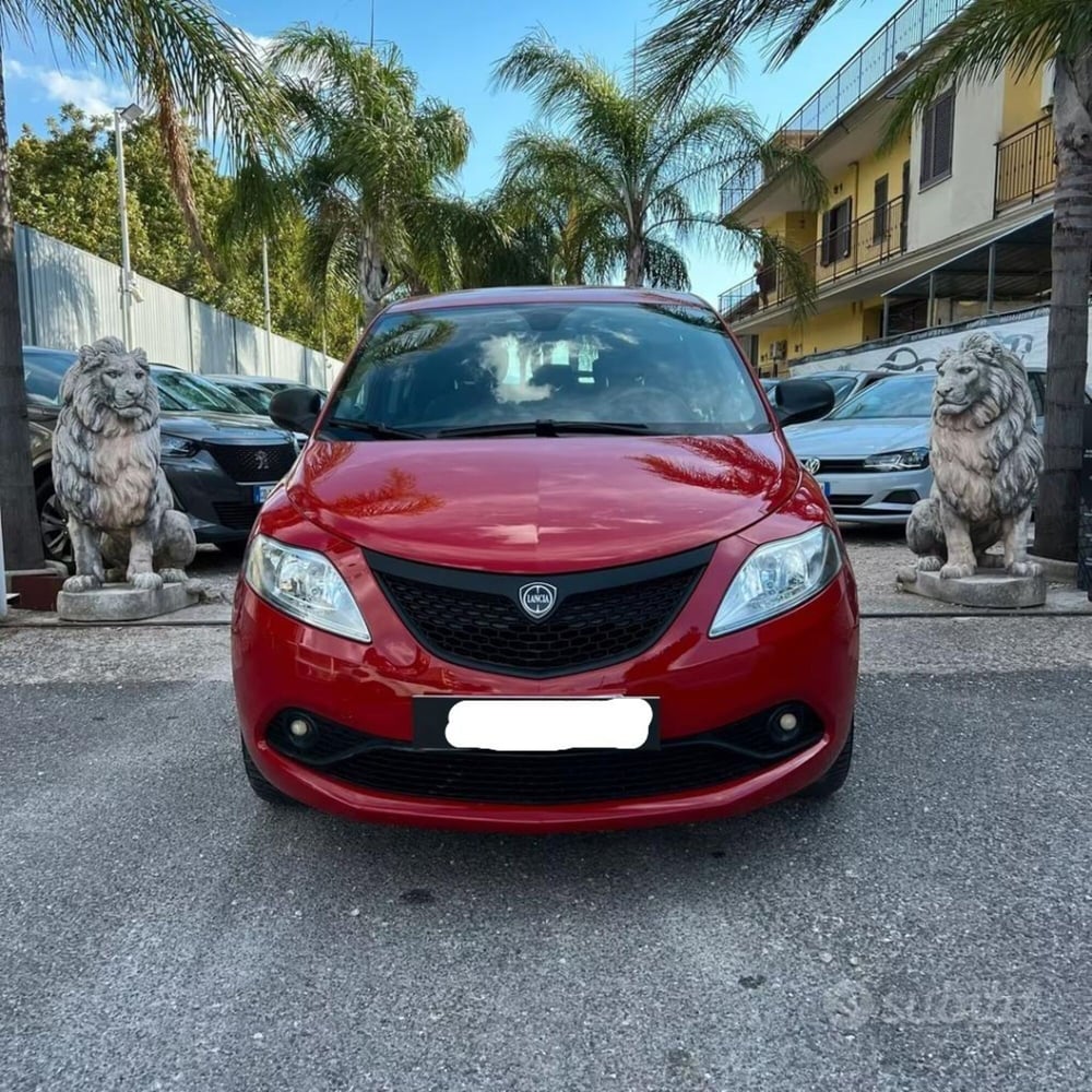 Lancia Ypsilon usata a Salerno (2)