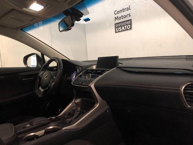 Lexus NX usata a Torino (9)