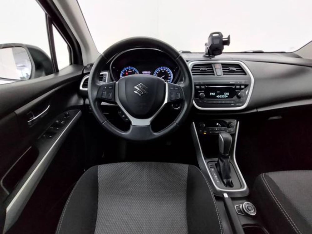 Suzuki S-Cross usata a Como (11)
