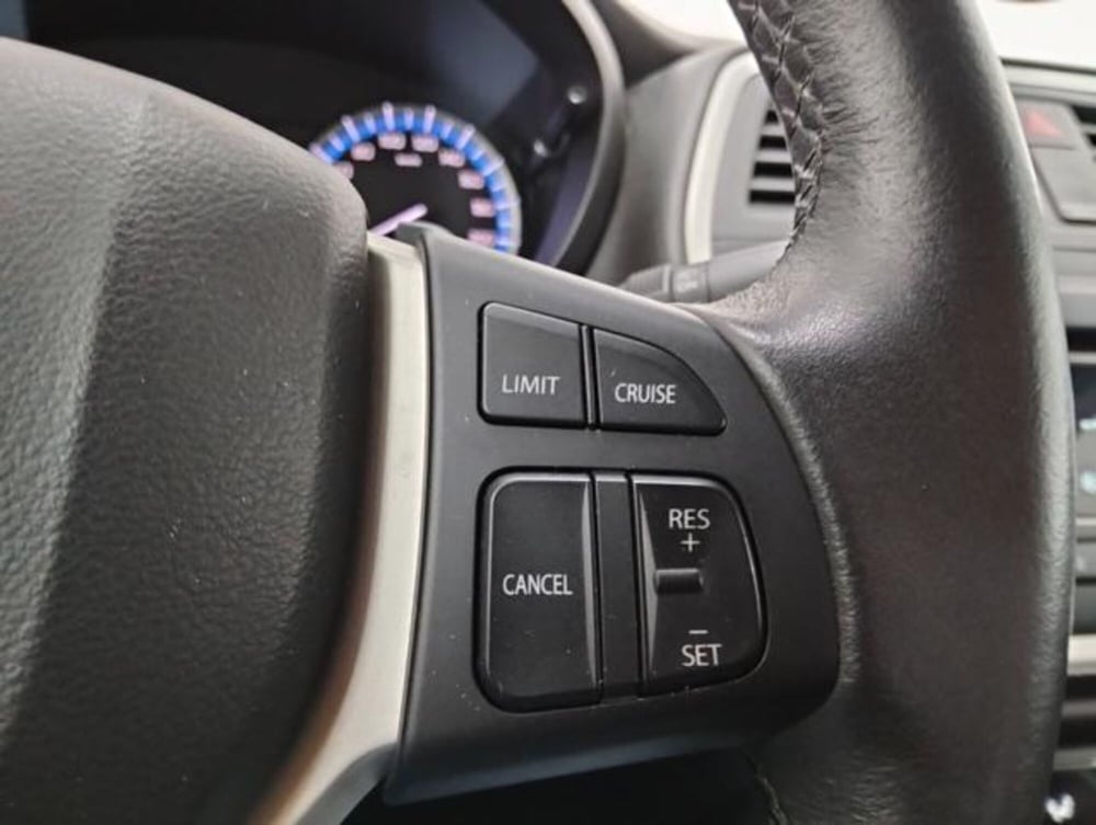 Suzuki S-Cross usata a Como (12)