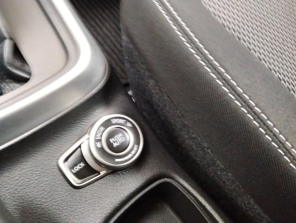 Suzuki S-Cross usata a Como (17)