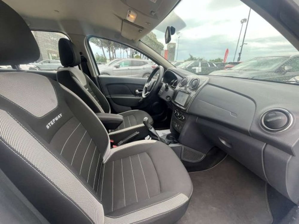 Dacia Sandero usata a Firenze (14)