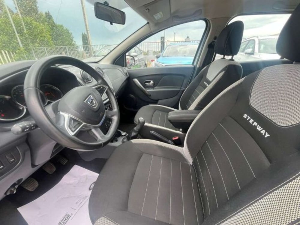 Dacia Sandero usata a Firenze (15)