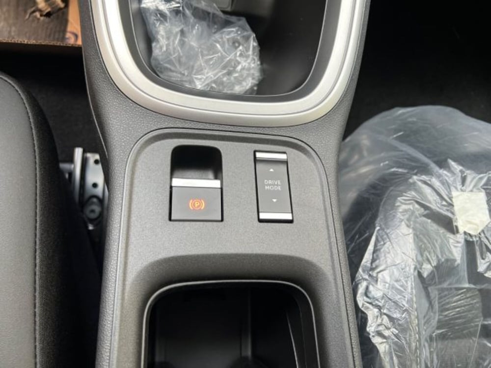 Jeep Avenger nuova a Napoli (11)