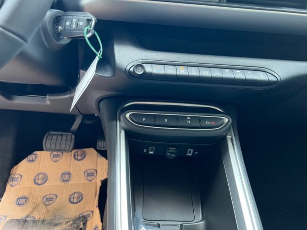 Jeep Avenger nuova a Napoli (13)
