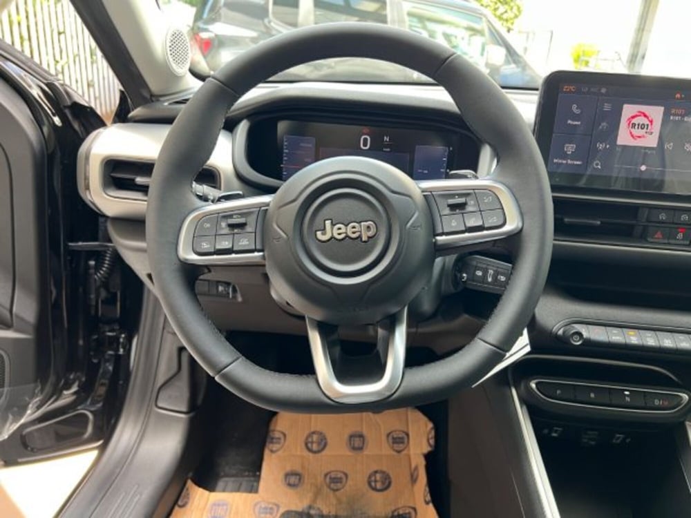 Jeep Avenger nuova a Napoli (17)