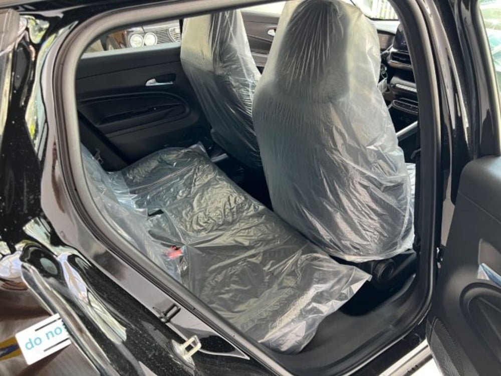 Jeep Avenger nuova a Napoli (19)