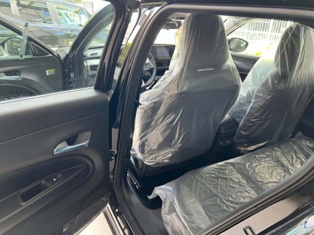 Jeep Avenger nuova a Napoli (9)