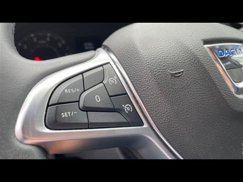 Dacia Duster usata a Varese (14)