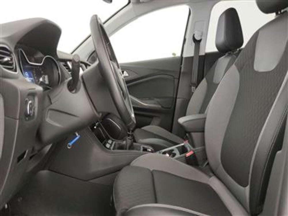 Opel Grandland X usata a Bari (13)