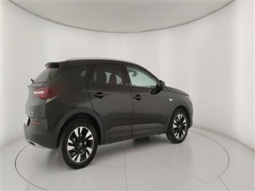Opel Grandland X usata a Bari (8)
