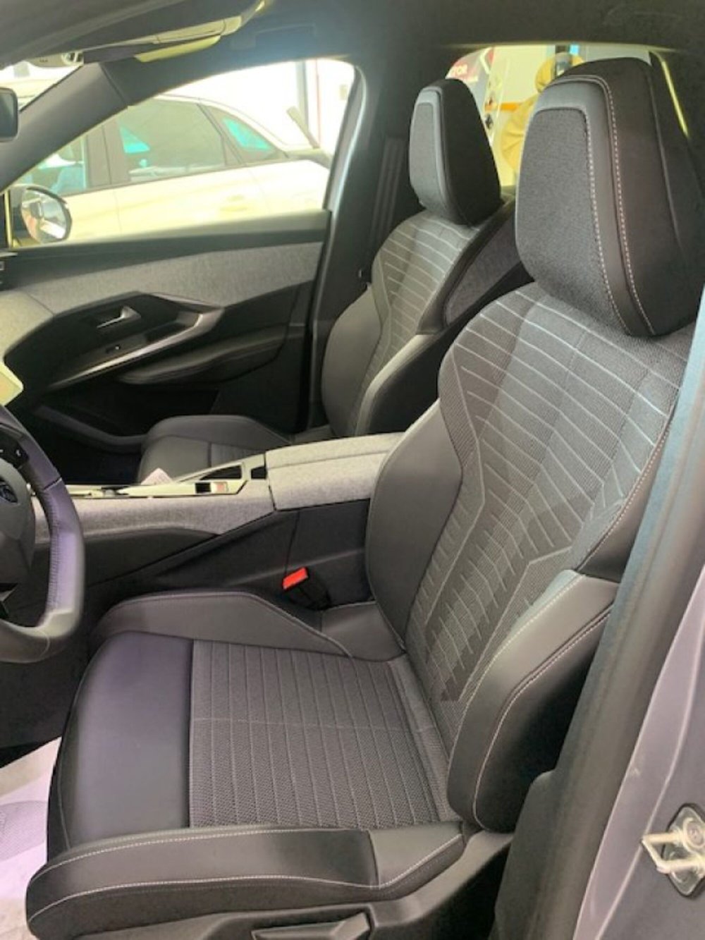 Peugeot 3008 nuova a Campobasso (7)