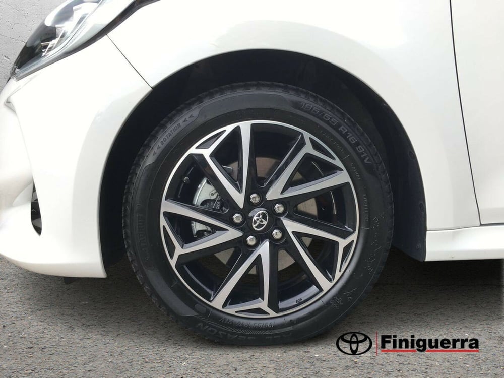 Toyota Yaris usata a Lecco (8)