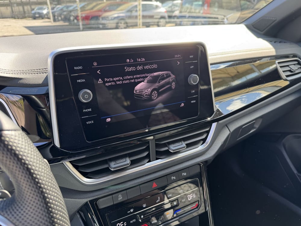 Volkswagen T-Roc usata a Como (15)
