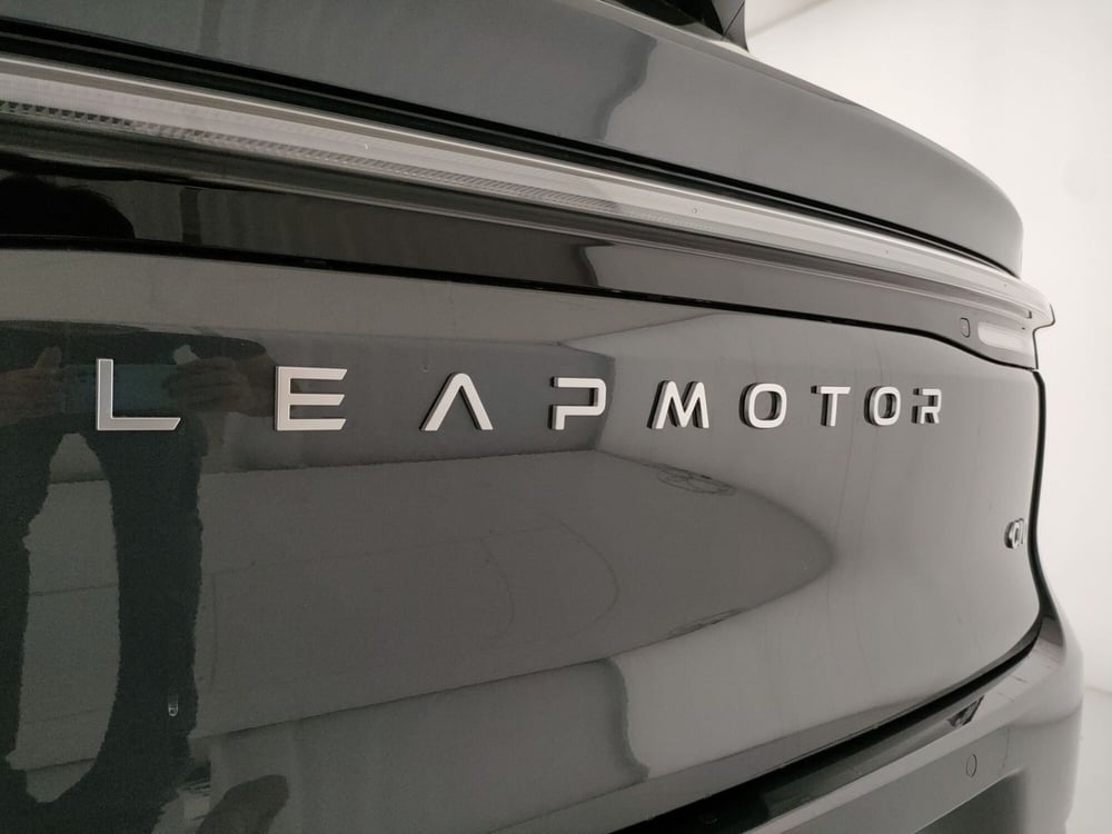 Leapmotor C10 nuova a Caserta (12)