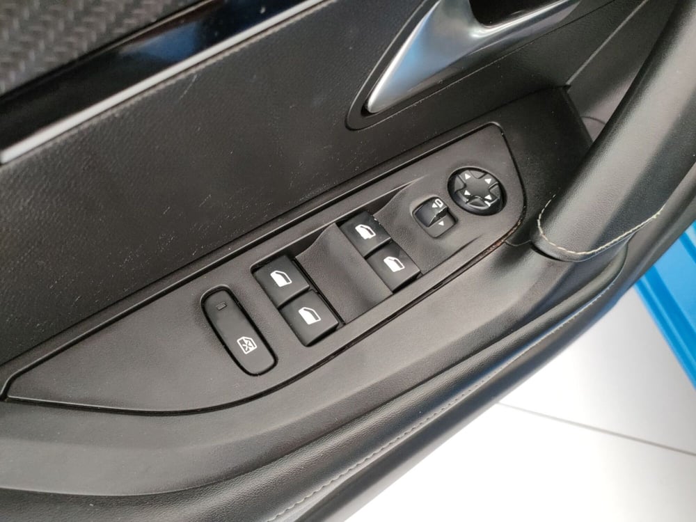 Peugeot 2008 usata a Caserta (20)